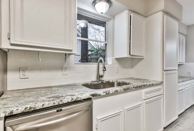 Building Photo - 9718 John Bank Dr