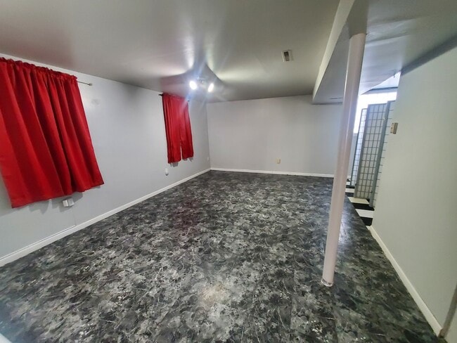 Building Photo - 450 E Mulberry Ct