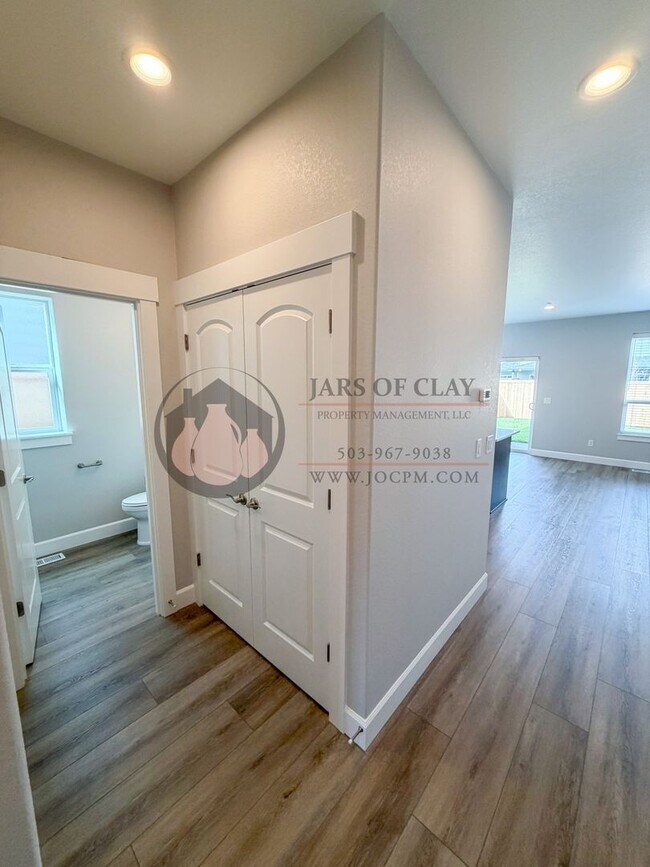 Building Photo - 1333/1335 Oppek St NE #2023-LL765