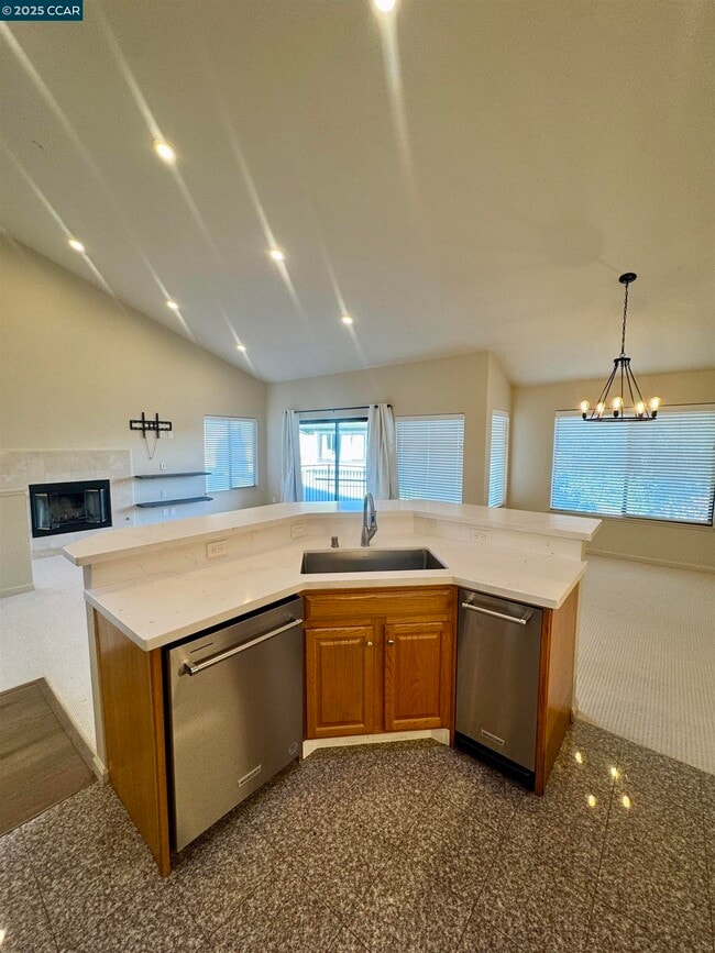 Building Photo - 87 Starview Dr