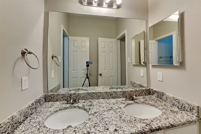 Building Photo - 12723 Rock Creek Ct.