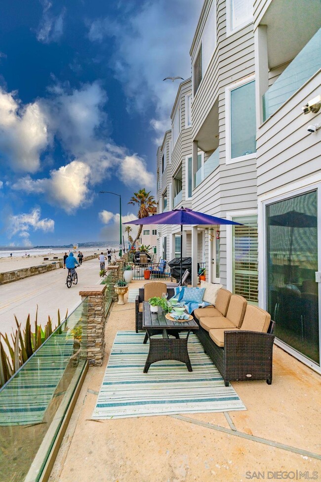 Building Photo - 3285 Ocean Front Walk