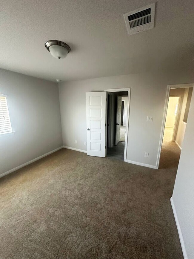 Building Photo - 4802 Drifter Oaks