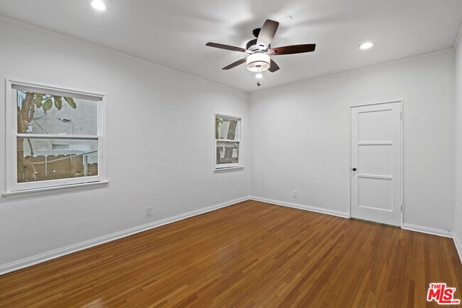 Building Photo - 2360 Kerwood Ave