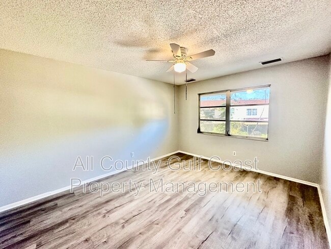 Building Photo - 314 Barlow Ave