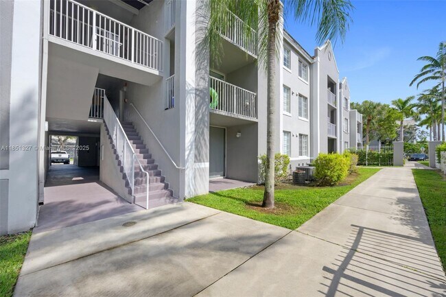 Building Photo - 655 SW 111th Way