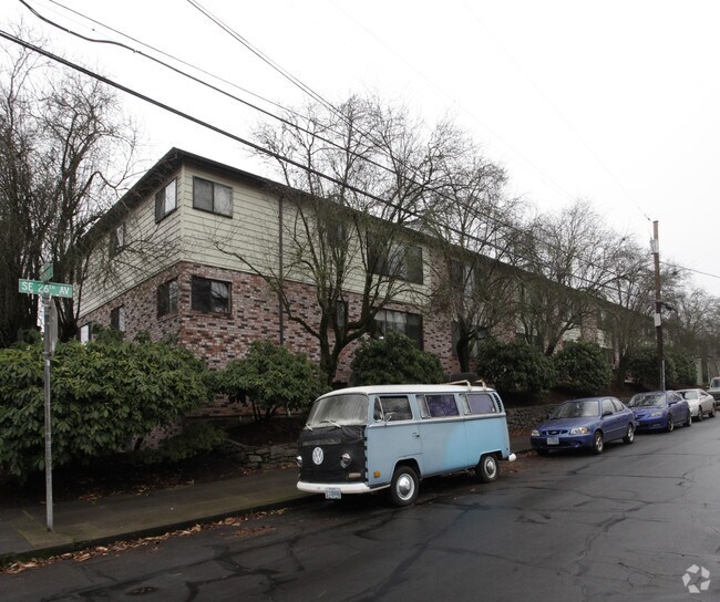Building Photo - Laurel Park East
