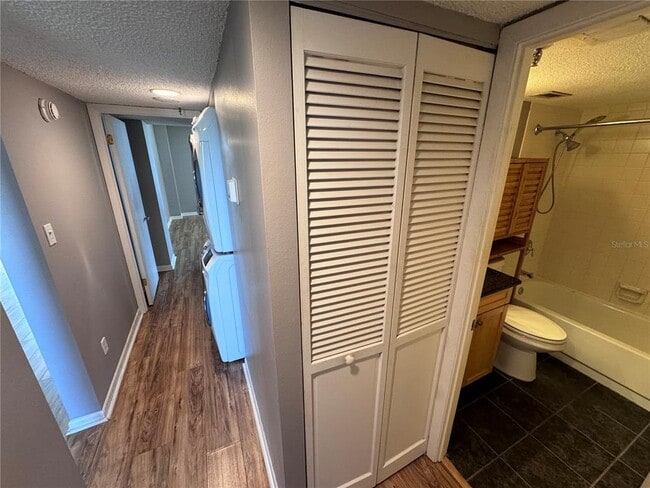 Building Photo - 201 W Laurel St