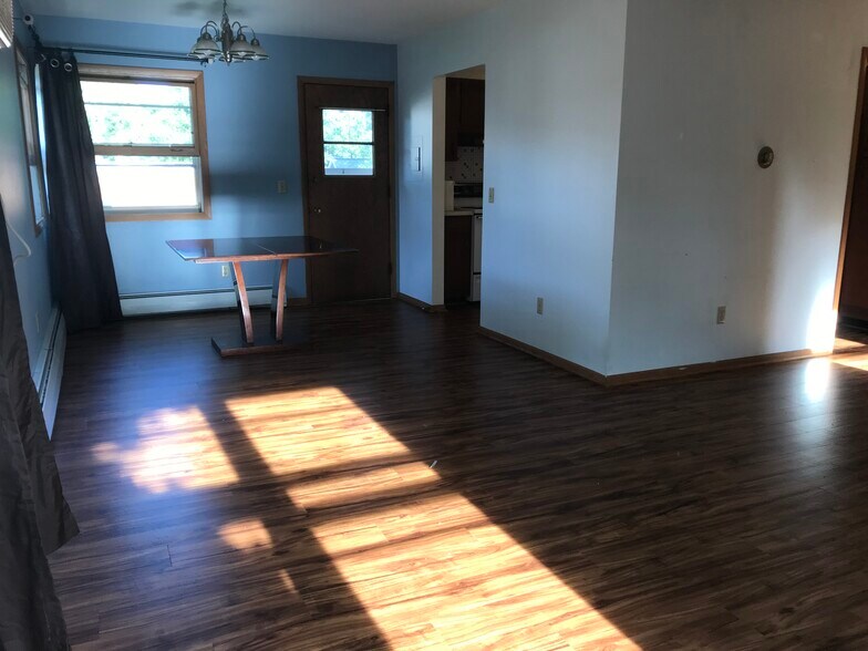 Building Photo - 413 S Charter St