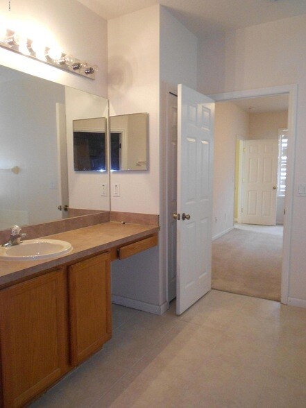 Building Photo - 3646 Mt Carmel Ln