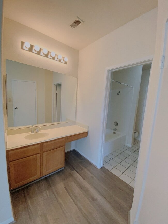 Building Photo - 6666 Harbor Town Dr