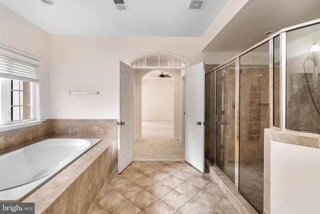Building Photo - 8880 Olive Mae Cir