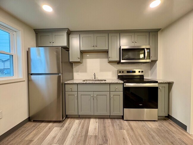 Building Photo - 202 S Lawrence St