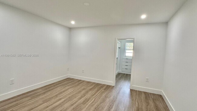 Building Photo - 1547 SW 137th Pl