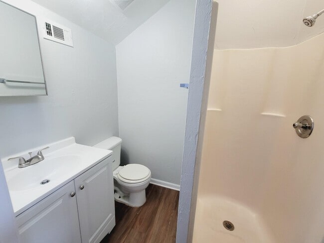 Building Photo - 1257 E Orange Ave