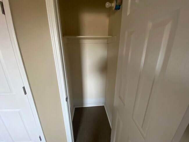 Building Photo - 205 Main