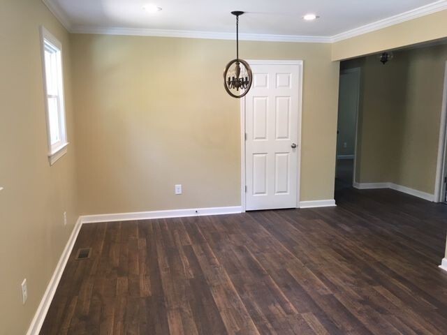 Building Photo - 2817 Beechwood Dr