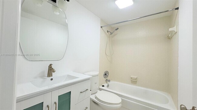 Building Photo - 4117 Bougainvilla Dr