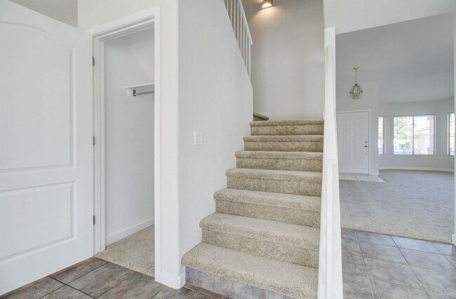Building Photo - 16745 W Fillmore St