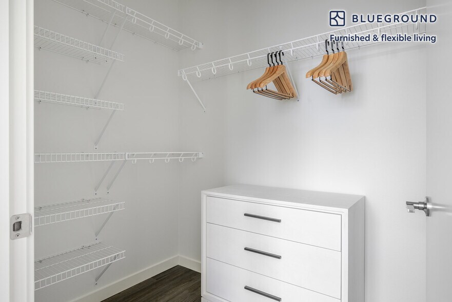 Building Photo - 1000 E Yesler Wy