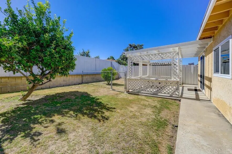 Building Photo - 6435 Bullock Dr