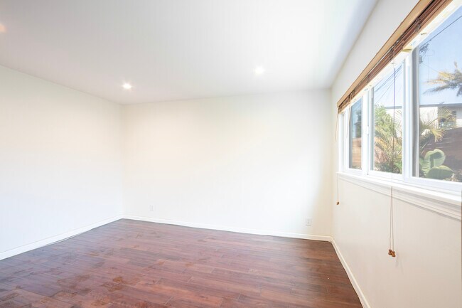 Building Photo - 2721 2nd St