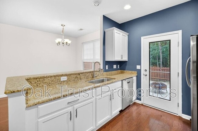 Building Photo - 854 Bibury Ct