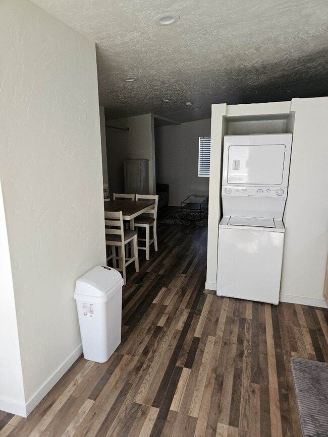 Building Photo - SAM 1718