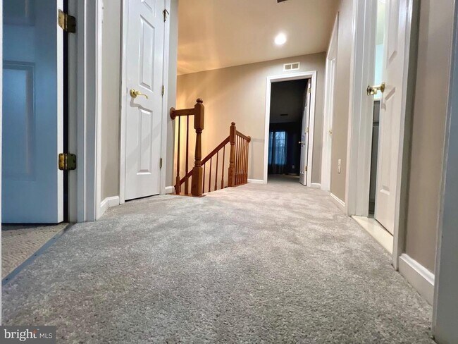 Building Photo - 21831 Ladyslipper Sq