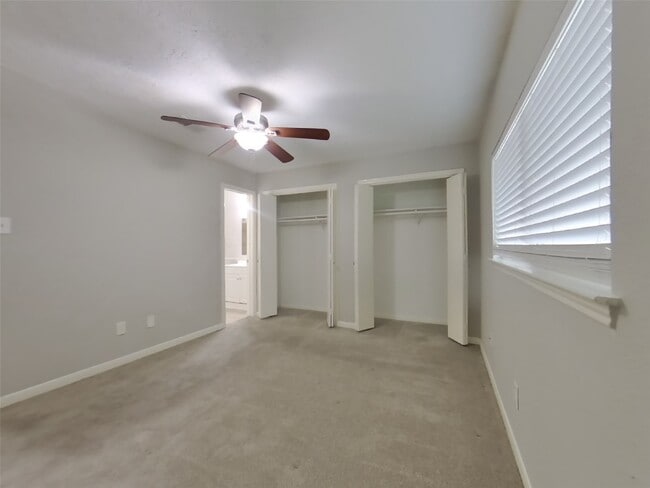 Building Photo - 14202 Clear Forest Dr