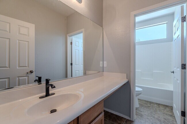 Building Photo - 4133 S Ponderosa Dr