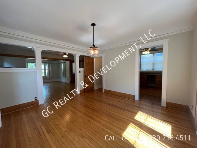 Building Photo - ***FULLY UPDATED / RIVER FOREST LOCATION /...