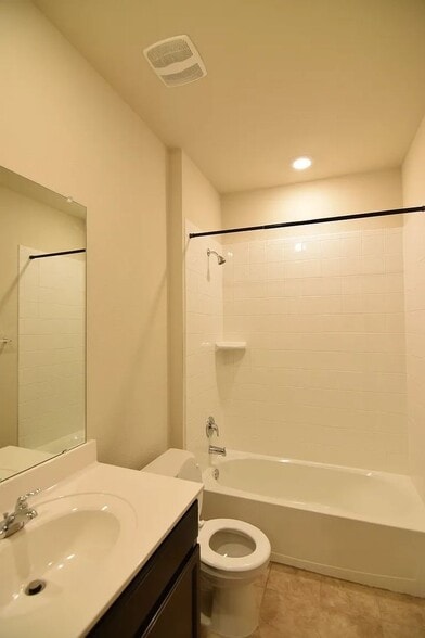 Building Photo - 9609 Falme Ln