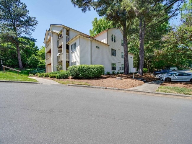 Building Photo - 1052 Churchill Downs Ct
