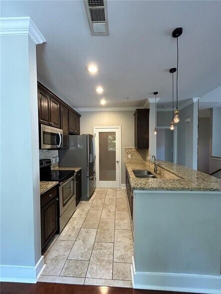 Building Photo - 104 Vinings Forest Cir SE