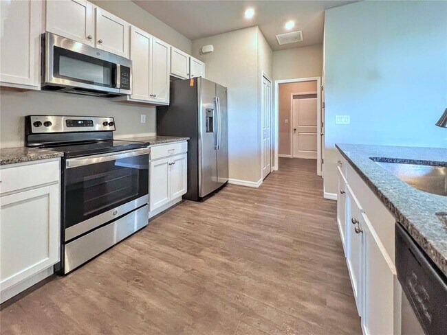 Building Photo - 2166 Carpenter Ln