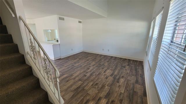 Building Photo - 1002 Banks St