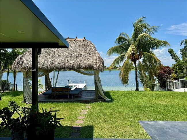 Building Photo - Southwest 46th Street, Miami, FL 33175 - 4 BR 2 BA house