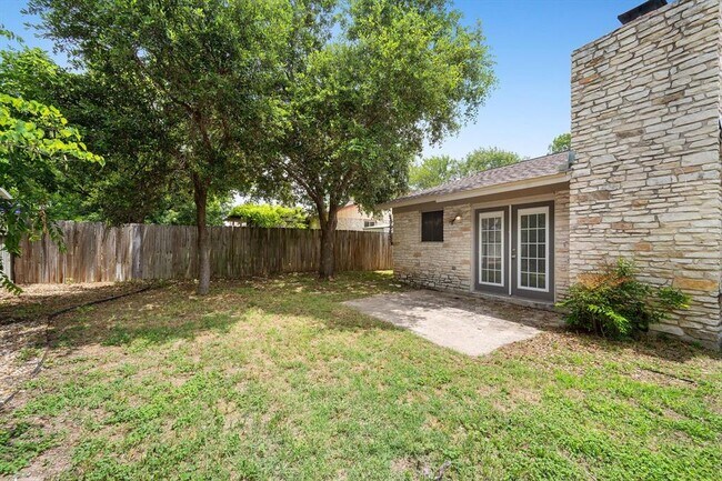 Building Photo - 12902 Lamplight Village Ave