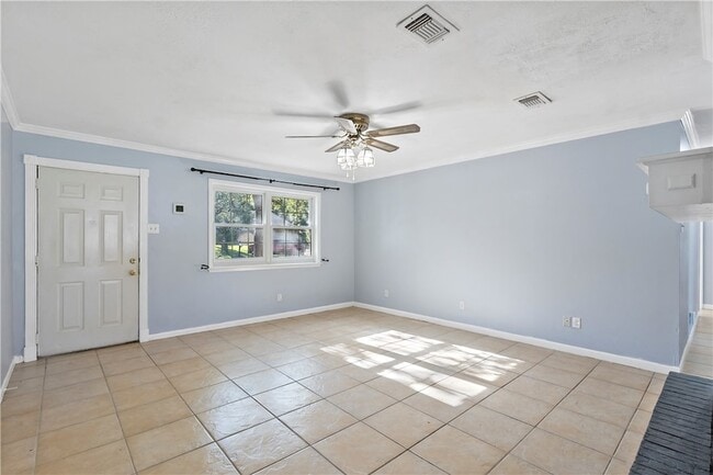 Building Photo - 2703 Allen Forest Dr