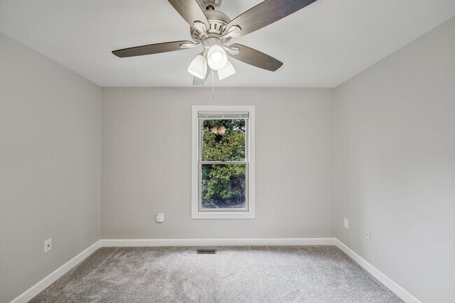 Building Photo - 4287 Exeter Dr