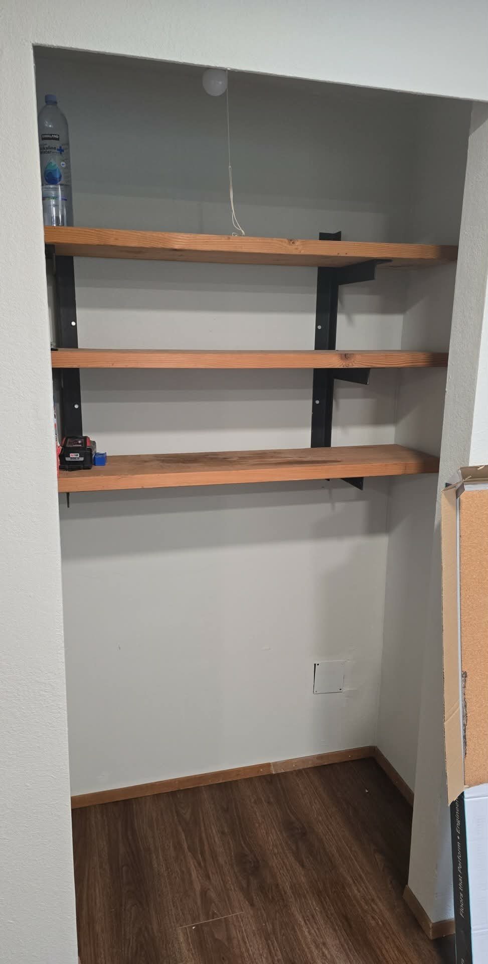 Building Photo - 20 NE Saber Dr