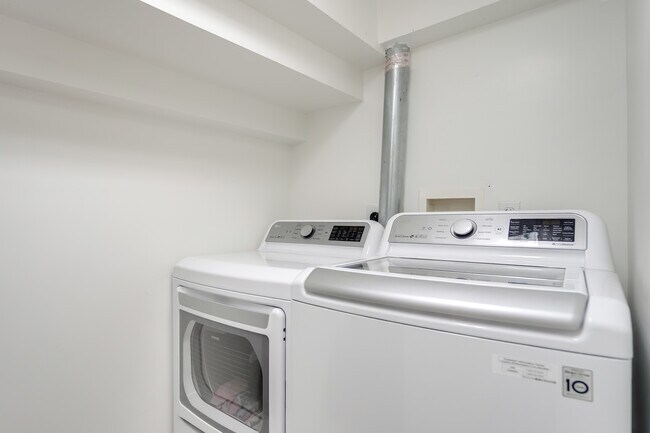 Building Photo - 2524 13th St NW