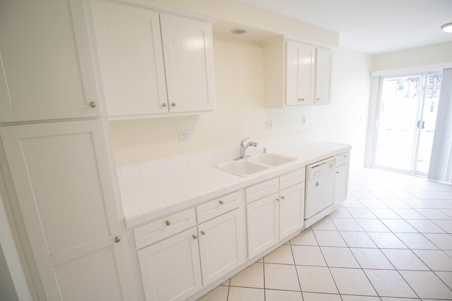 Kitchen (left side) - 2224 Curtis Ave