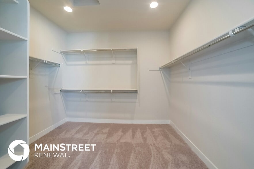 Building Photo - 8712 S 69th Dr