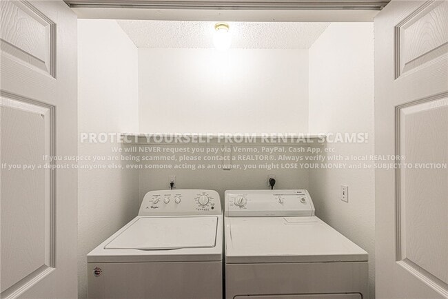 Building Photo - 3161 W Oakfield St