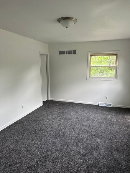Building Photo - 1424 18th Ave