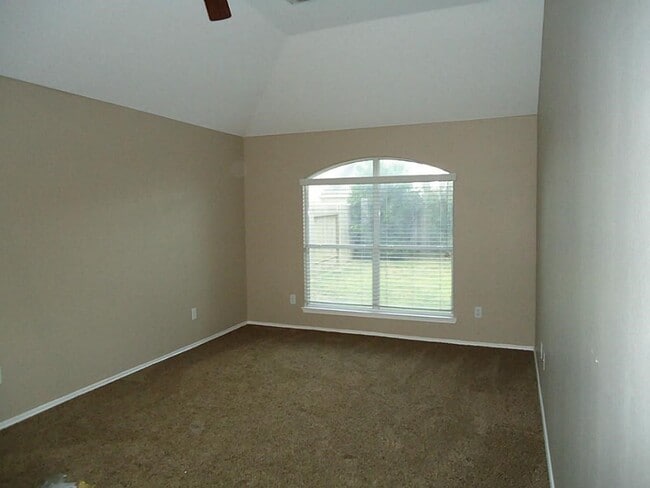 Building Photo - 11047 KNOBBLEY Oak Ct