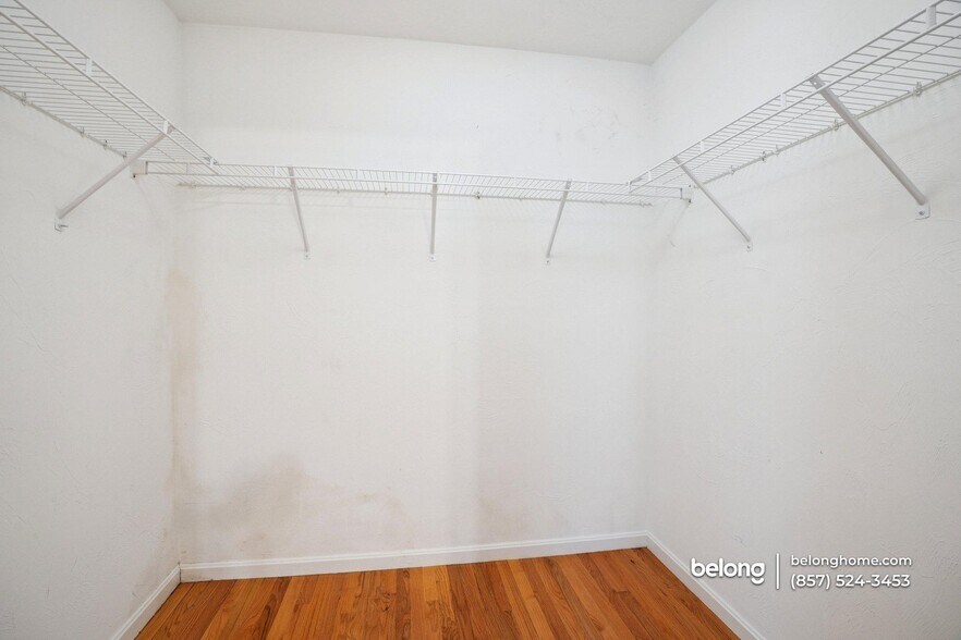 Building Photo - 127 Centre St