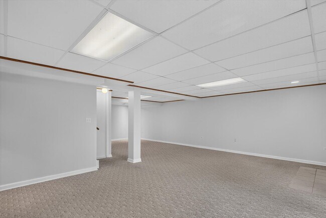 Building Photo - 533 Cherry Hill Ct